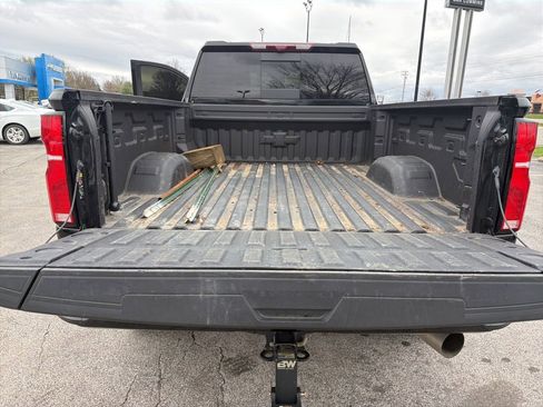 Used 2025 Chevrolet Silverado 2500 ZR2 w/ Technology Package image 8