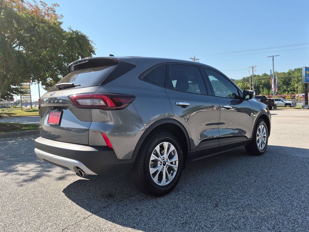 Used 2025 Ford Escape Active FWD image 3
