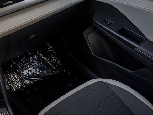 New 2025 Volkswagen Taos SE image 25