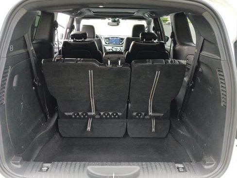 Used 2025 Chrysler Pacifica Limited FWD image 30