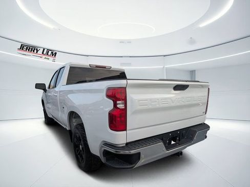 Used 2020 Chevrolet Silverado 1500 LT w/ Convenience Package image 4