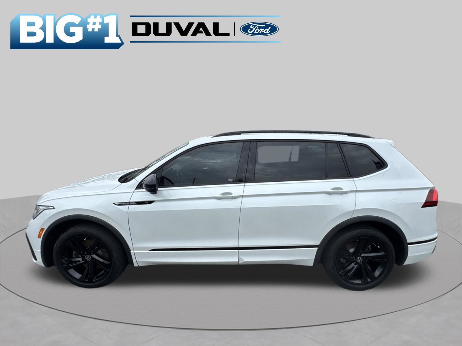 Used 2023 Volkswagen Tiguan SE R-Line FWD image 6