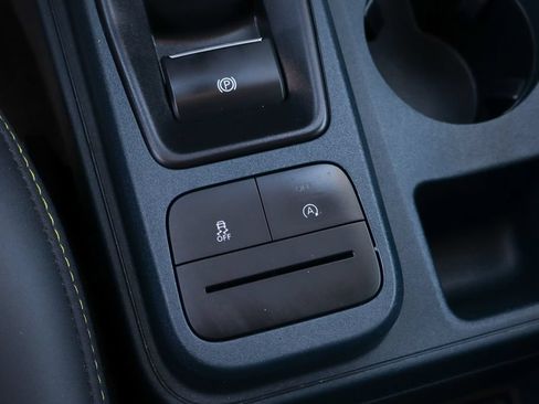 Used 2025 Ford Maverick Lobo AWD/4WD image 38