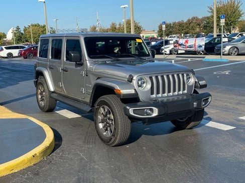 Used 2021 Jeep Wrangler Unlimited Sahara image 2