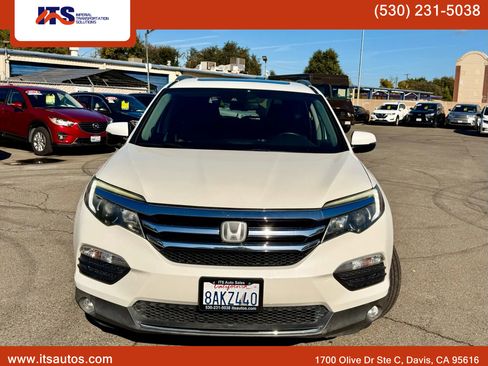 Used 2017 Honda Pilot Touring image 3