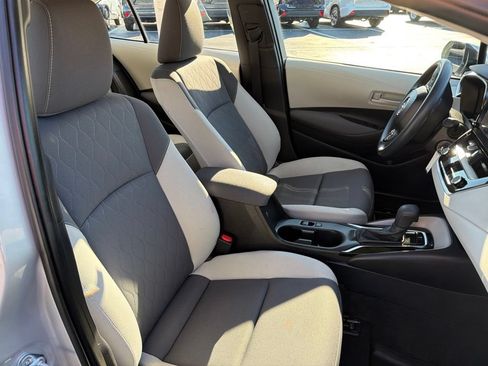 Used 2025 Toyota Corolla LE FWD image 10