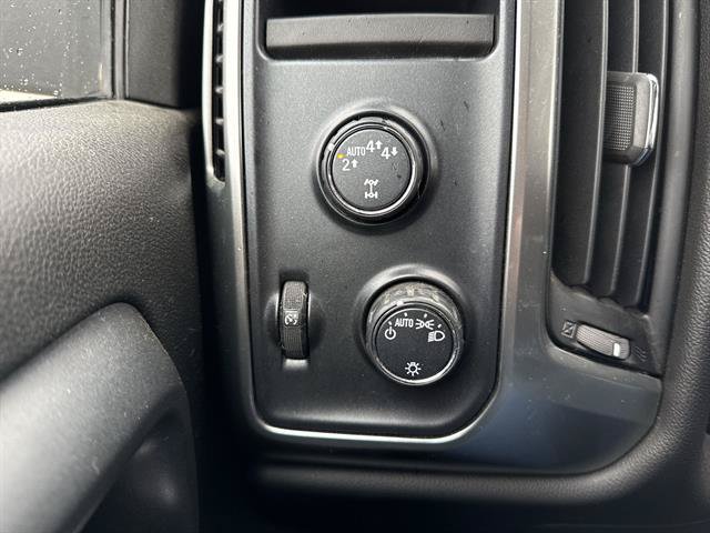 Used 2018 Chevrolet Silverado 1500 LT AWD/4WD image 23
