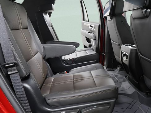 Used 2025 Chevrolet Tahoe High Country image 30