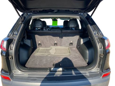 Used 2019 Jeep Cherokee Latitude Plus w/ Cold Weather Group image 19