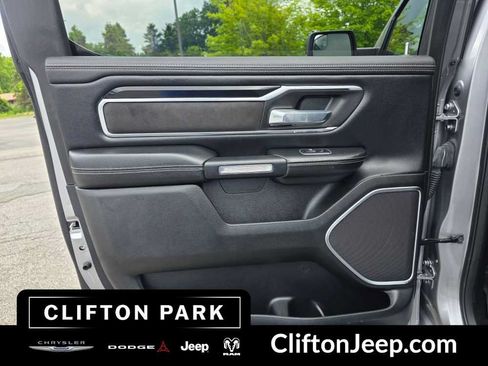 Used 2021 RAM 1500 Laramie AWD/4WD image 12