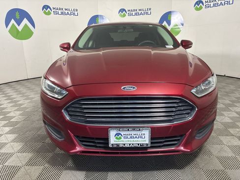 Used 2016 Ford Fusion SE FWD image 2
