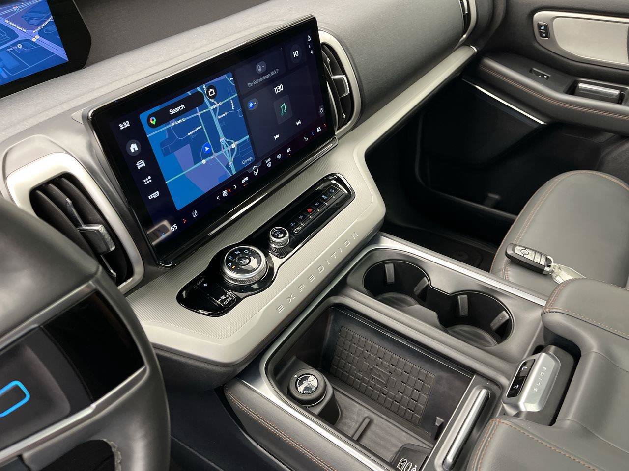 Certified 2025 Ford Expedition Active AWD/4WD image 21