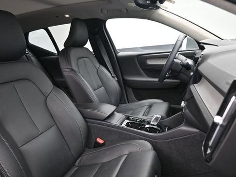 Used 2024 Volvo XC40 B5 Plus w/ Climate Package AWD/4WD image 35
