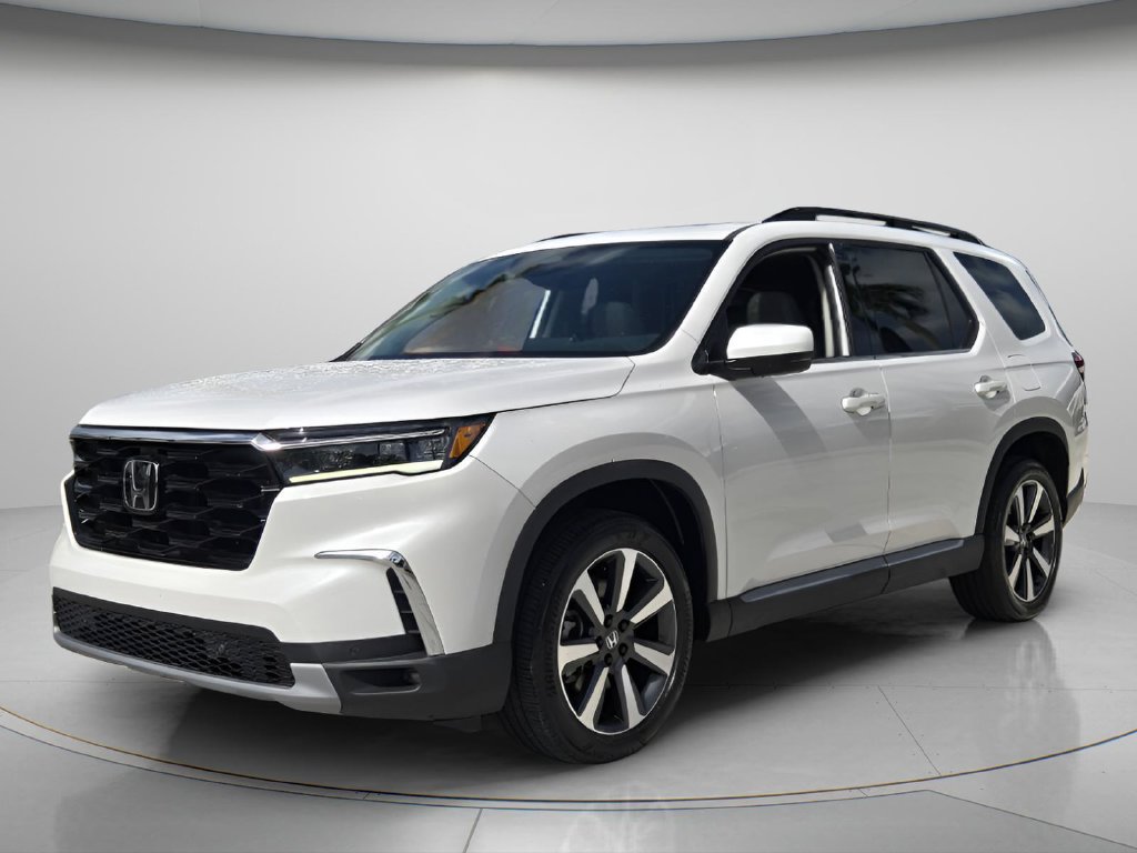Certified 2023 Honda Pilot Touring image 9