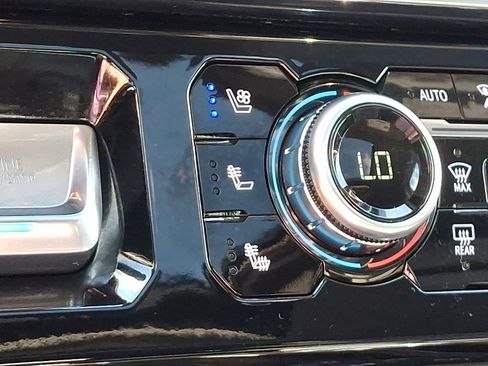 Used 2025 GMC Sierra 3500 Denali image 26