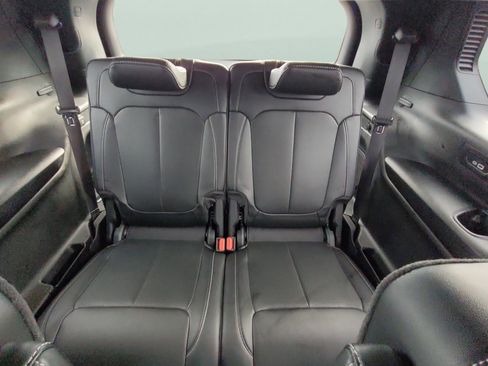 Used 2025 Jeep Grand Cherokee L Limited w/ Luxury Tech Group II image 17