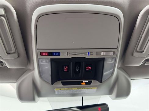 Used 2020 Subaru Forester Premium image 25