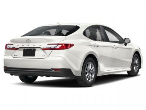 Used 2025 Toyota Camry SE FWD image 2