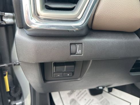 Used 2024 GMC Canyon Denali AWD/4WD image 14