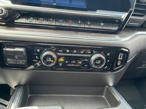 Used 2023 Chevrolet Silverado 1500 LTZ w/ LTZ Premium Package AWD/4WD image 15