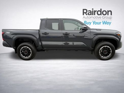 Used 2024 Toyota Tacoma TRD Sport AWD/4WD image 8