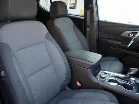 Used 2023 Chevrolet Traverse LT image 22