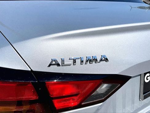 Certified 2022 Nissan Altima 2.5 SV FWD image 30