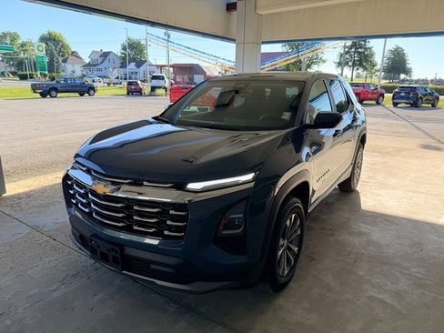 Used 2026 Chevrolet Equinox LT FWD image 2