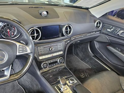 Used 2019 Mercedes-Benz SL 550 image 22