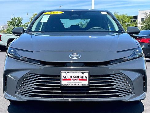 Used 2025 Toyota Camry LE w/ Convenience Package AWD/4WD image 3