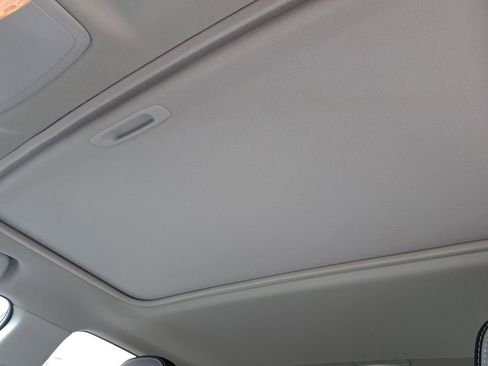 Used 2017 Toyota RAV4 XLE image 18