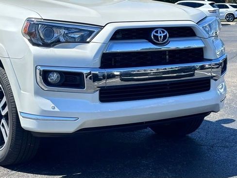 Used 2017 Toyota 4Runner Limited AWD/4WD image 2