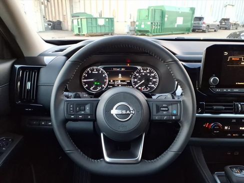 New 2025 Nissan Pathfinder SV w/ Black Appearance Package image 15