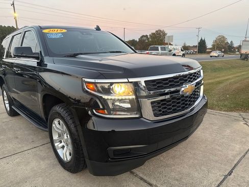 Used 2019 Chevrolet Tahoe LT image 2