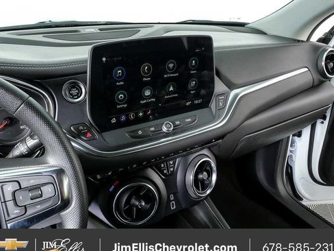 Certified 2025 Chevrolet Blazer LT FWD image 12
