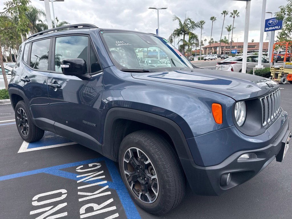 Used 2023 Jeep Renegade Latitude AWD/4WD image 5
