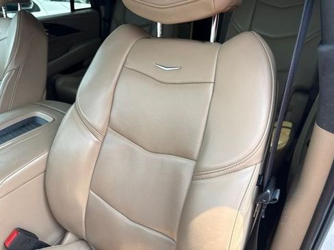 Used 2020 Cadillac Escalade Platinum AWD/4WD image 10