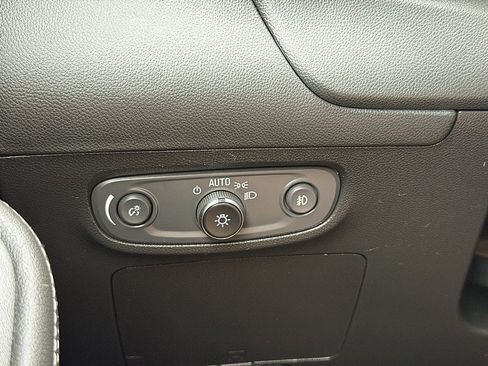 Used 2023 Buick Encore GX Select w/ Sport Touring Package FWD image 19