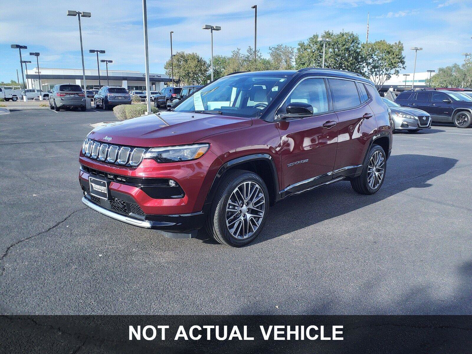 Used 2024 Jeep Compass Latitude AWD/4WD image 8