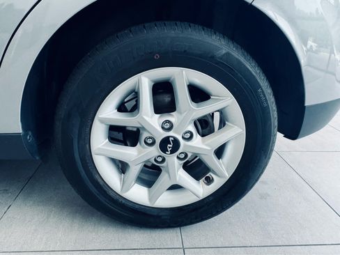 Used 2023 Kia Soul LX w/ LX Technology Package FWD image 35