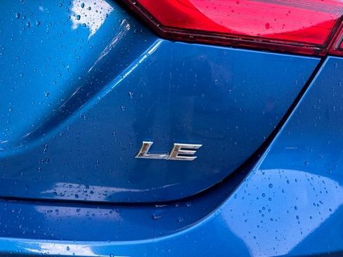 Used 2020 Toyota Camry LE FWD image 3