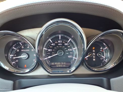 Used 2011 Lincoln MKT 2WD w/ 101A Rapid Spec Order Code image 21