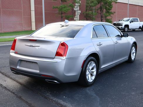 Used 2015 Chrysler 300 Limited w/ Driver Convenience Group RWD image 26