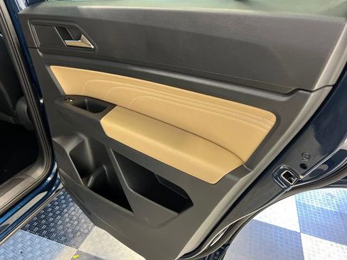 Certified 2022 Volkswagen Atlas Cross Sport SE image 14