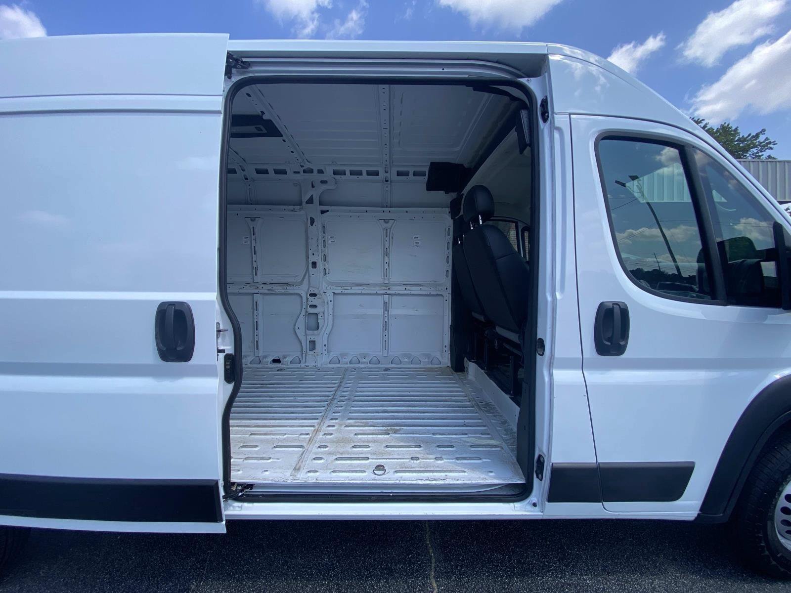 Used 2025 RAM ProMaster 2500 w/ Convenience Group FWD image 16