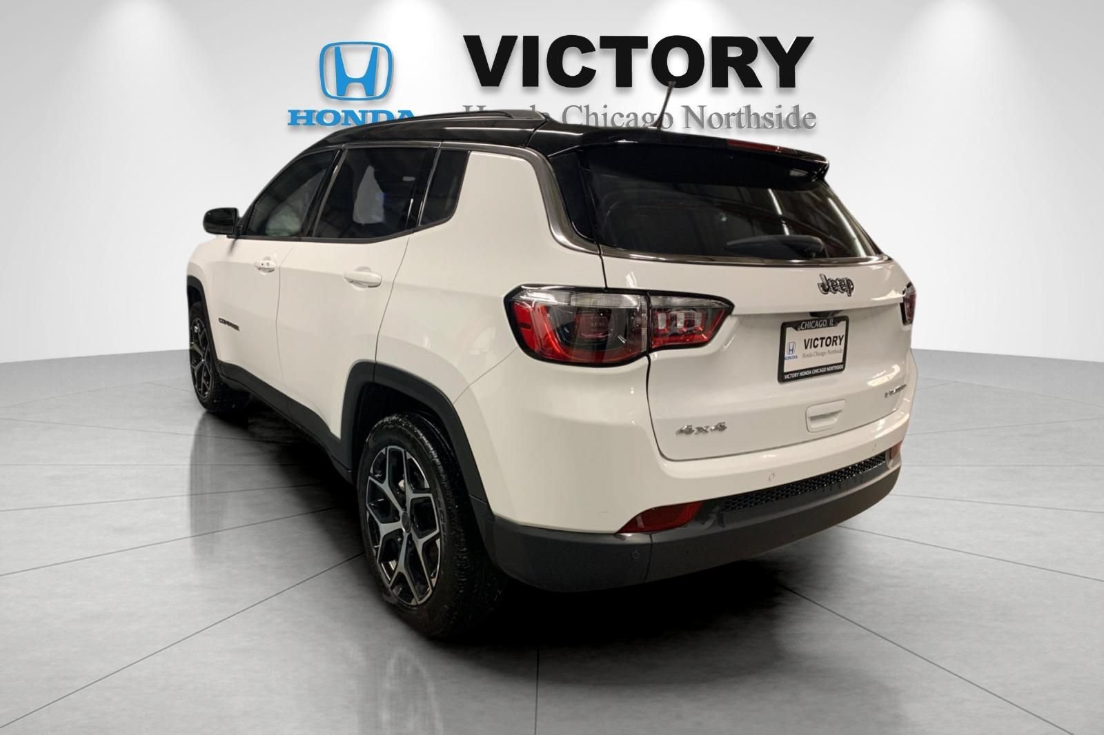 Used 2025 Jeep Compass Limited AWD/4WD image 4