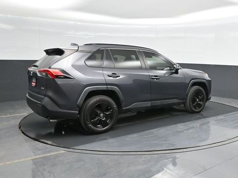 Used 2019 Toyota RAV4 XLE image 3