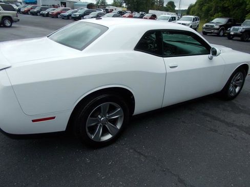 Used 2019 Dodge Challenger SXT RWD image 13