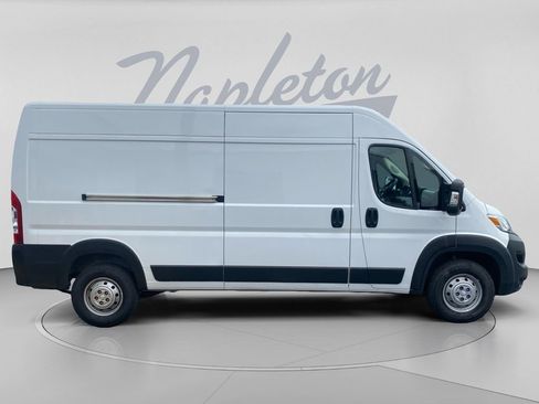 Used 2023 RAM ProMaster 2500 FWD image 9