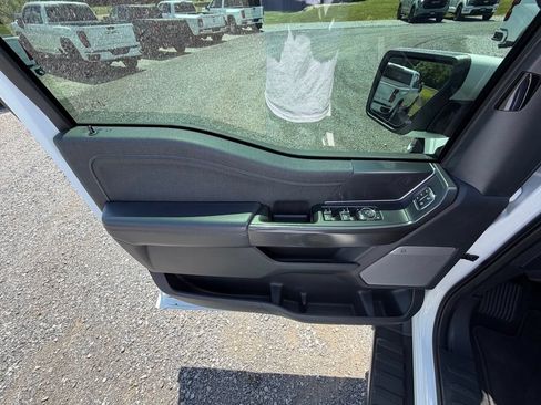 Used 2025 Ford F150 Lariat AWD/4WD image 6